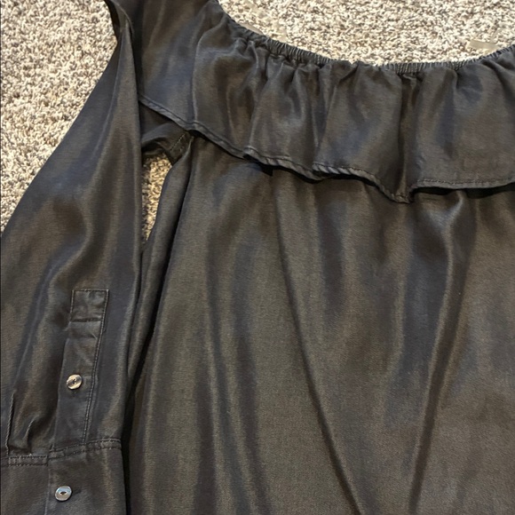 7 For All Mankind Black Ruffle Off-Shoulder Blouse - Picture 4 of 4